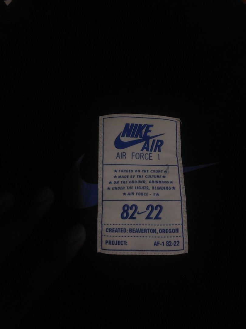 NIKE AF1 HOODIE (Category: Coats, Jackets and Outerwear) located in Paranaque City. Submitted by iannnangelo (Listing ID 1463854118, Image 3). Description: Honest issue is sa color lang niya medjo namumuti. Goods na goods pang psg daily daily lang kasi sobrang ganda pa ng quality - Plus sf.