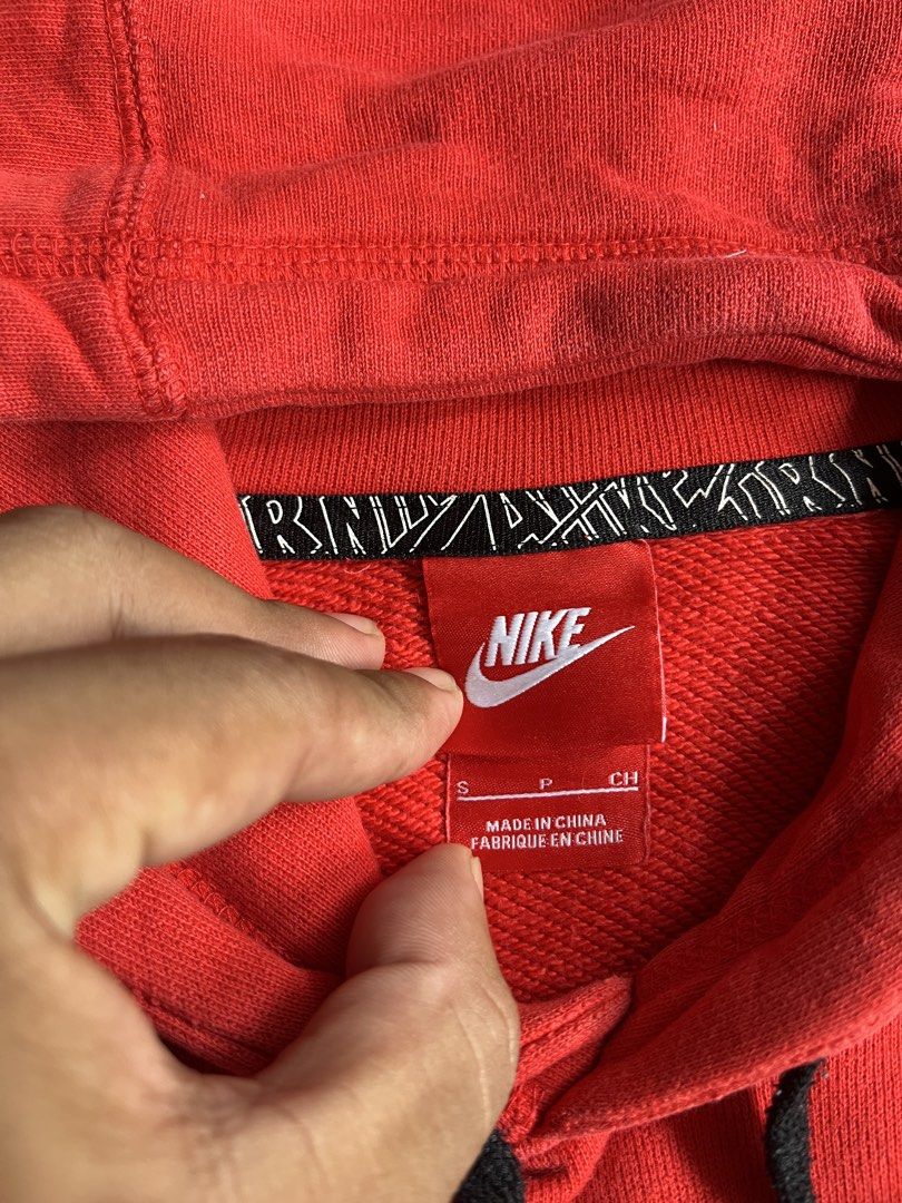 NIKE AIR (Category: Coats, Jackets and Outerwear) located in Manila. Submitted by jimsuron (Listing ID 1463779015, Image 3). Description: .