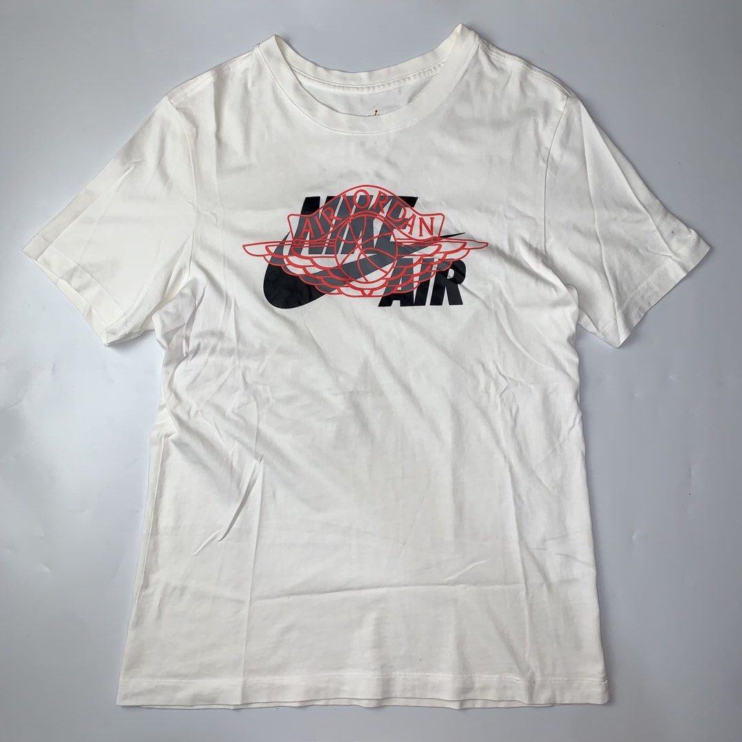 Nike Air jordan tee (Category: Formal Shirts) located in Ivisan. Submitted by trashtotreasuree (Listing ID 1463812635, Image 1). Description: 19x27 Issue stain last pic not sure if washable or not.