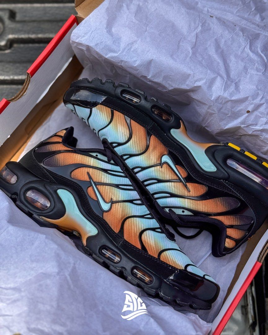 NIKE AIR MAX PLUS OG PREMIUM (Category: Sneakers) located in General Mariano Alvarez. Submitted by iamvjemil (Listing ID 1463777285, Image 3). Description: NIKE AIR MAX PLUS OG PREMIUM A colorway that hits different. 🌊🔥 Size US 9.5 Brand New / Complete with Box .