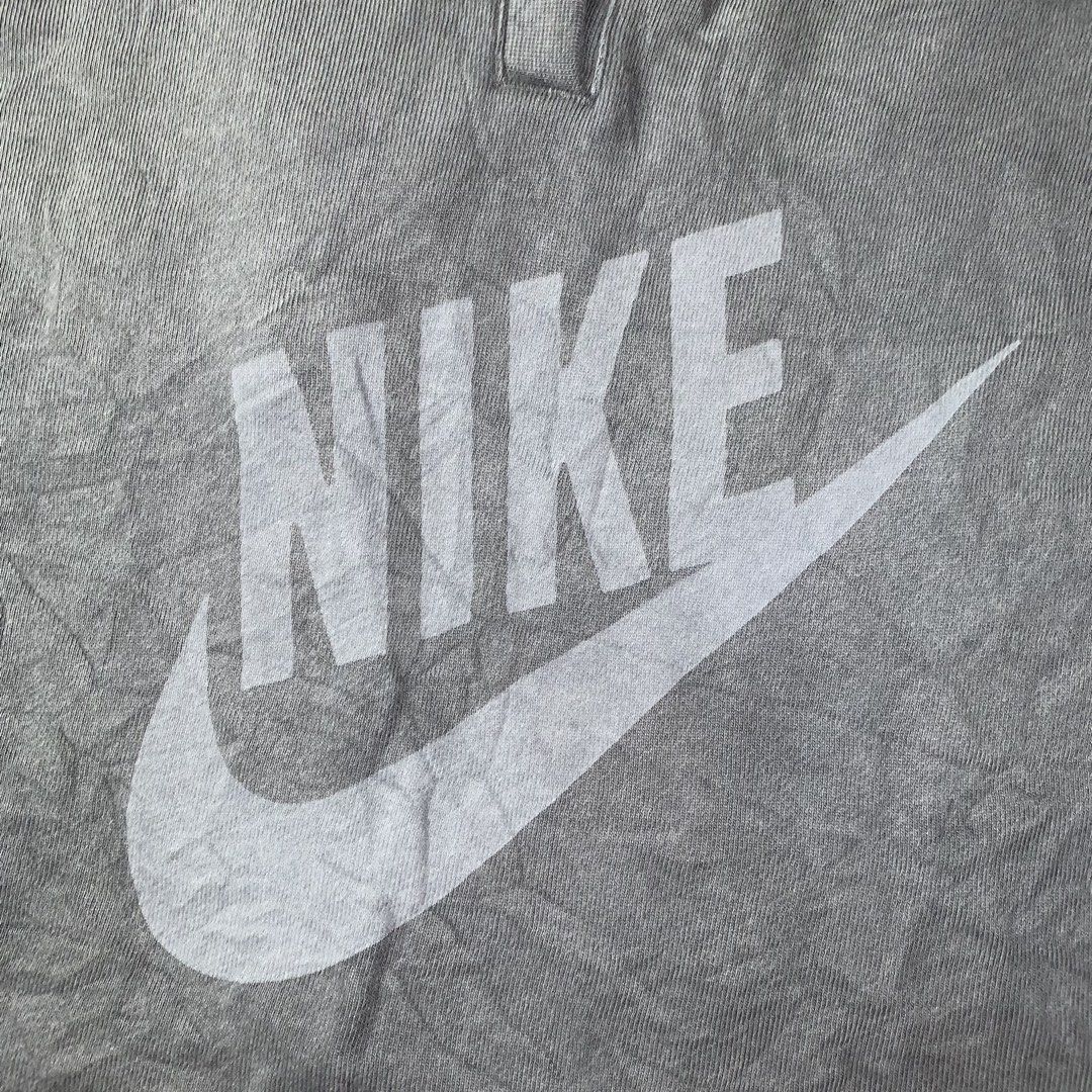 Nike Alumni Charcoal grey (Category: Shorts) located in Ivisan. Submitted by trashtotreasuree (Listing ID 1463810332, Image 2). Description: Issue nya scratch see last pic.