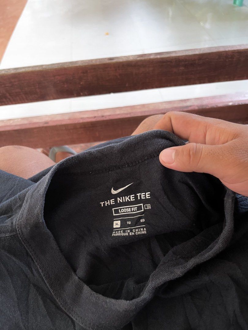 NIKE BIG SWOOSH (Category: Tshirts & Polo Shirts ) located in Asuncion (Saug). Submitted by carls_thrift21 (Listing ID 1463795166, Image 2). Description: NIKE BIG SWOOSH Size: XL Dimes: 22/27.5 Excellent Condition 9.8/10 Color rate 📩📥.