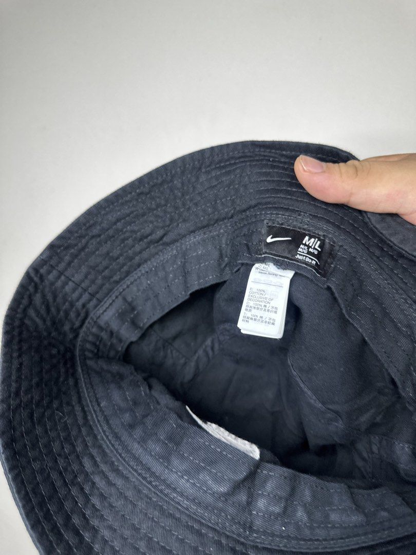NIKE BUCKET HAT (Category: Caps & Hats) located in Molave. Submitted by thriftmate13 (Listing ID 1463761548, Image 2). Description: .