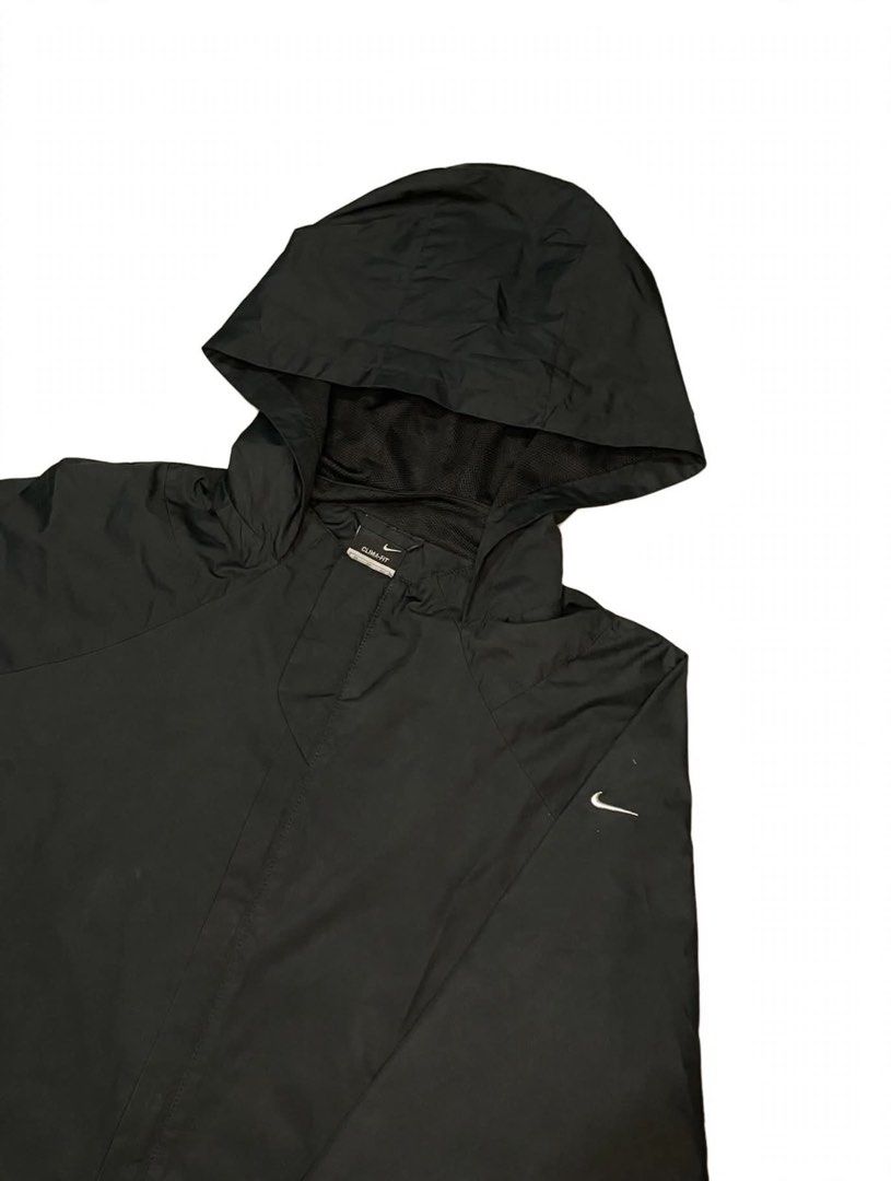 Nike Clima-Fit Hooded Jacket XL (Category: Coats, Jackets and Outerwear) located in Santa Maria. Submitted by lftgcollective (Listing ID 1463911084, Image 2). Description: - Black Nike Clima-Fit Jacket - Hooded design - Size XL (fits 170/92A or 95 chest) - Made of polyester and nylon blend - Ideal for outdoor activities and everyday wear - Two side zip pockets - Made in China.