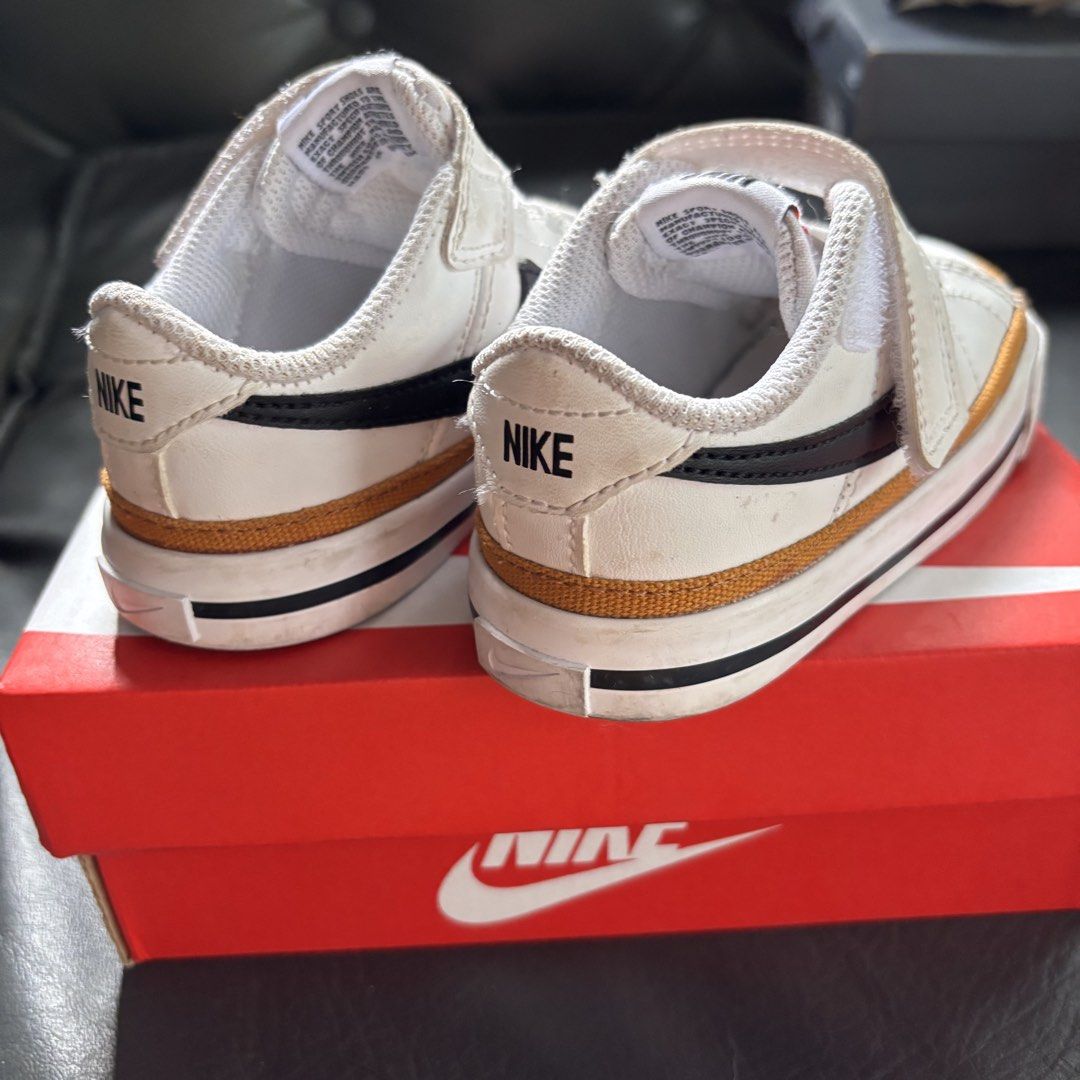 Nike Court Royale 2 TD Size 7C (Category: Babies & Kids Fashion) located in Mati. Submitted by sharieeng (Listing ID 1463840452, Image 3). Description: - Toddler Nike Court Royale 2 shoes - Color: White with black swoosh and tan accents - Features: Easy velcro strap for quick on/off - Condition: Comes with original box - Ideal for: Toddlers learning to walk and run.