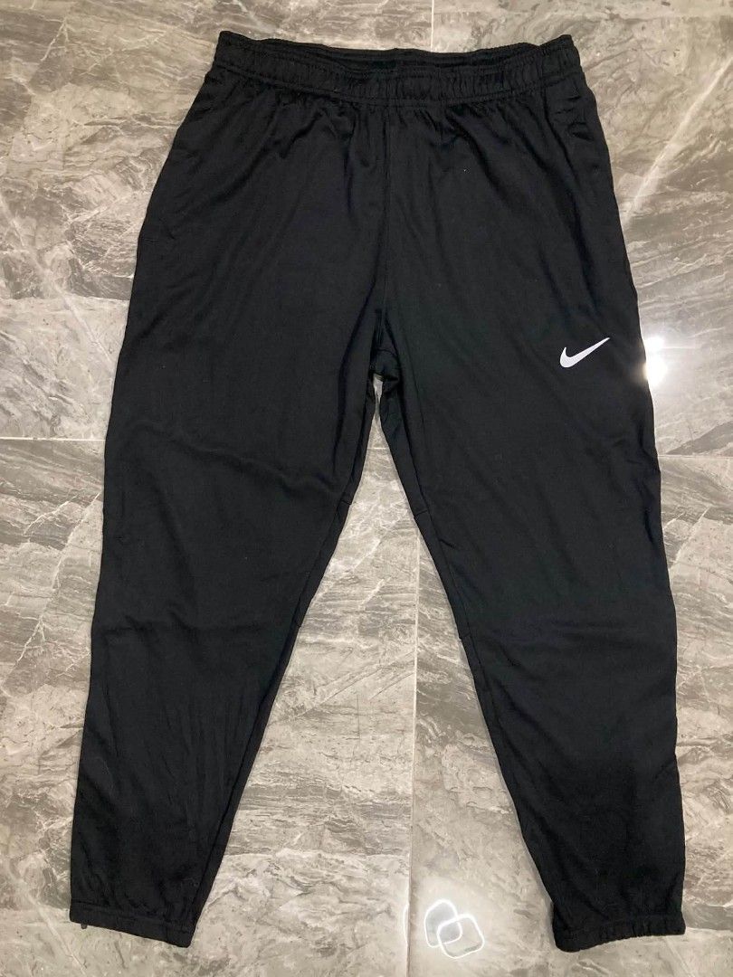 NIKE Drifit jogger (Category: Joggers) located in General Santos City (Dadiangas). Submitted by amorhesthrift (Listing ID 1463827596, Image 2). Description: Good to new condition Size-Medium on tag 📏30-34 free shipping.