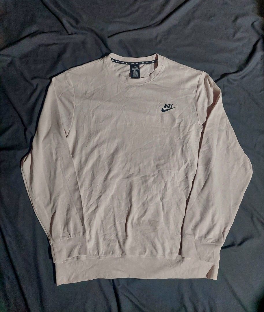 Nike Drifit Sweatshirt Longsleeves (Category: Coats, Jackets and Outerwear) located in Manila. Submitted by ashibambum_05 (Listing ID 1463930022, Image 1). Description: .
