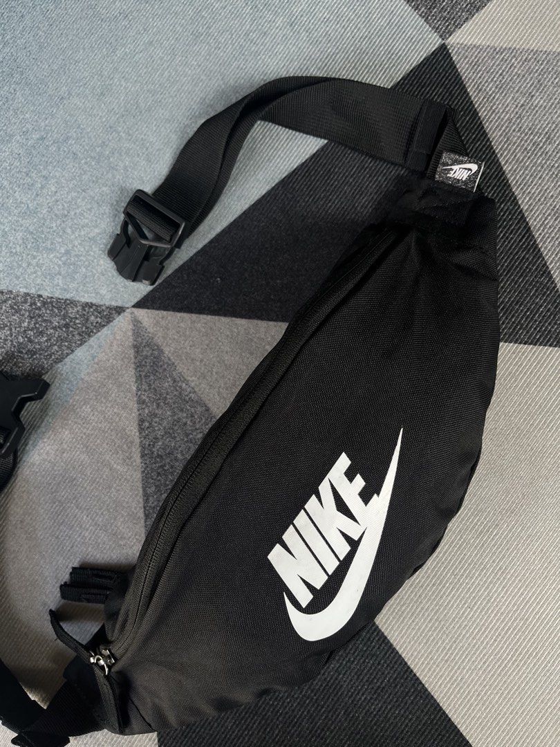 Nike Heritage Waistpack (Category: Belt bags, Clutches and Pouches) located in Paranaque City. Submitted by mackraven260159 (Listing ID 1463886157, Image 2). Description: Adjustable Strap Consists of 2 Major Pocket Good Condition Cut Tags But Guaranteed Authentic .