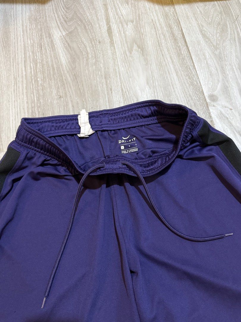 Nike H.K Goalkeeper Short (Category: Shorts) located in Taguig. Submitted by thesocialthrift (Listing ID 1463841181, Image 2). Description: For sale Nike H.K Goalkeeper Short Large on tag W- 30-32 L- 17 sign of usage In good condition .