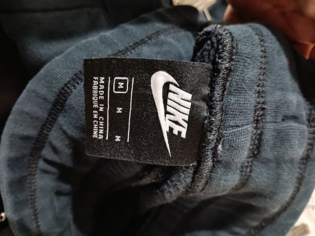 NIKE JOGGER (Category: Joggers) located in Masbate. Submitted by arielagost83627 (Listing ID 1463823663, Image 2). Description: Color Rate: 9.5/10 Width: 28 Length: 38 Issue: None Excellent Condition.