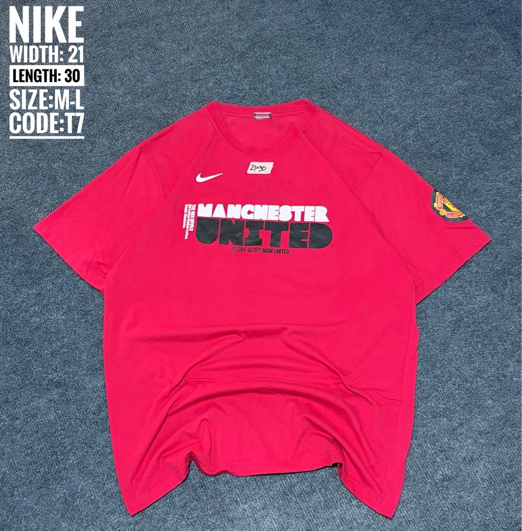 Nike Manchester United (Category: Tshirts & Polo Shirts ) located in Baguio. Submitted by baguio_streetwear_2600 (Listing ID 1463872268, Image 1). Description: - Stylish brown tote bag - Durable canvas material - Spacious interior - Classic and versatile design.