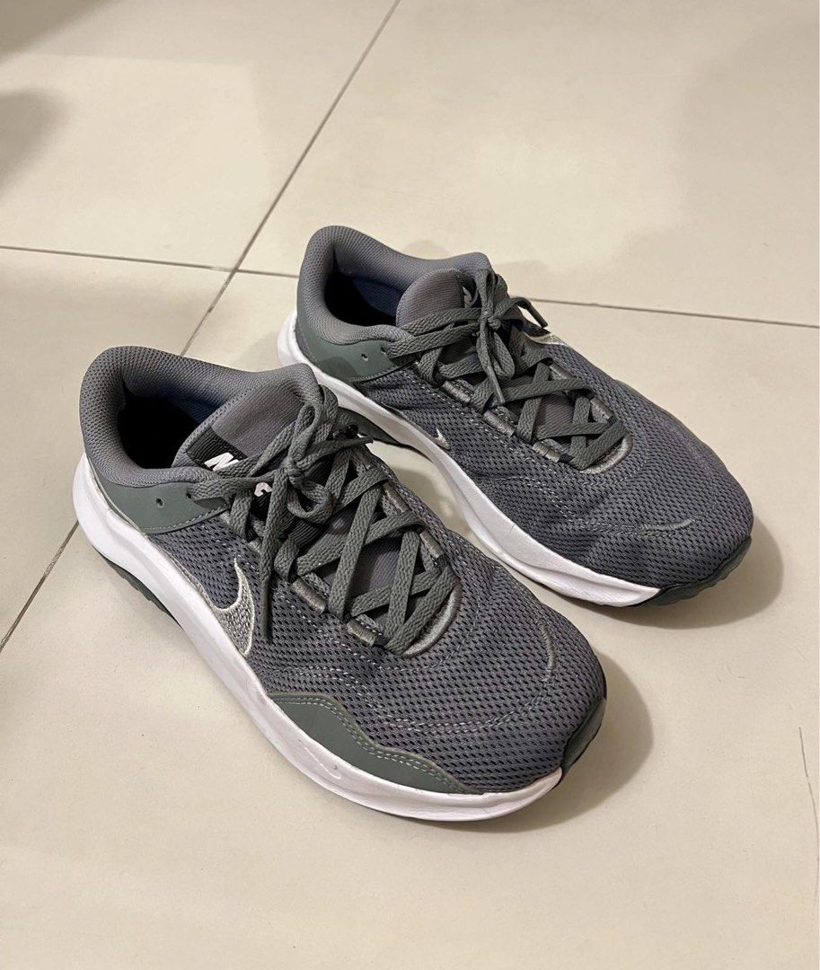 Nike Men's Rubber Shoes - Size US 8 (Category: Sneakers) located in Quezon City. Submitted by lots2love (Listing ID 1463785293, Image 2). Description: Nike Men's Rubber Shoes - Size US 8 Location: Roxas District, QC .