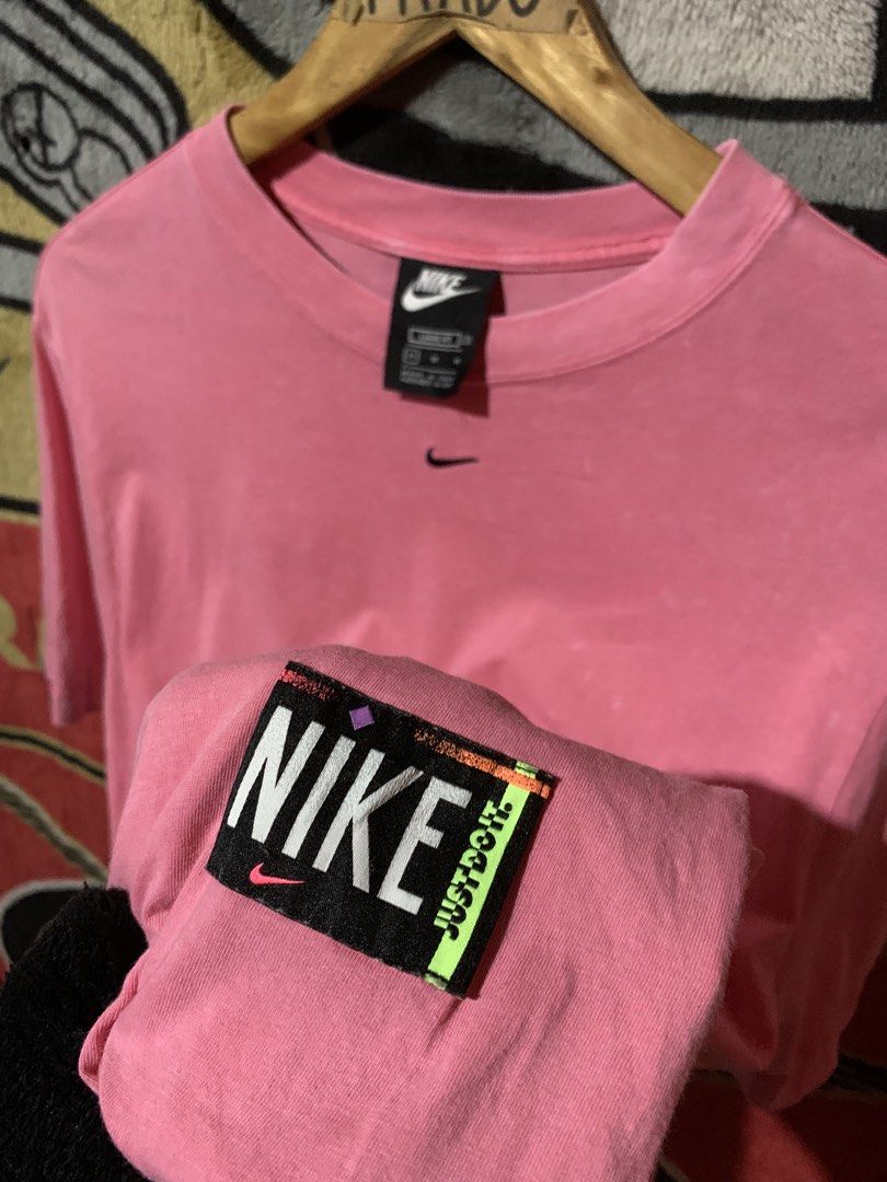 NIKE MID LOGO SUNSET RED/PINK COLOR WAY (Category: Tshirts & Polo Shirts ) located in Tayug. Submitted by cvcthrift (Listing ID 1463786476, Image 3). Description: 21/26 NO ISSUE EXCELLENT CR-9.5/10 .