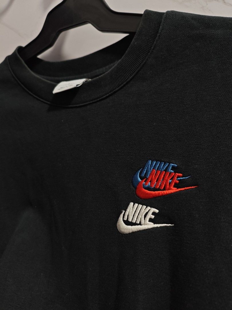 Nike Multi Swoosh Men Sweatshirt (Category: Tshirts & Polo Shirts ) located in Baguio. Submitted by jayjay_apparel01 (Listing ID 1463867866, Image 3). Description: Nike Multi Swoosh Men Sweatshirt Color Rate 9.5/10 Like New No Flaws Complete Tags Embroidered Logo Makapal Tela Washed And Sanitized Size Medium To Large Dimes 21 Width 27 Length Price P680.