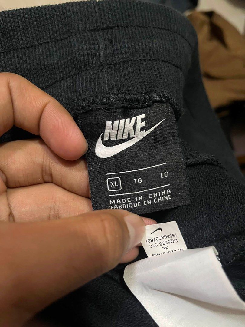 NIKE NSW PANTS (Category: Activewear) located in Manila. Submitted by bibiies2.0xghettothrift (Listing ID 1463891818, Image 3). Description: Nike Nsw Details W34-36 L40 Xl ₱450 Loc.Baclaran Paranaque.