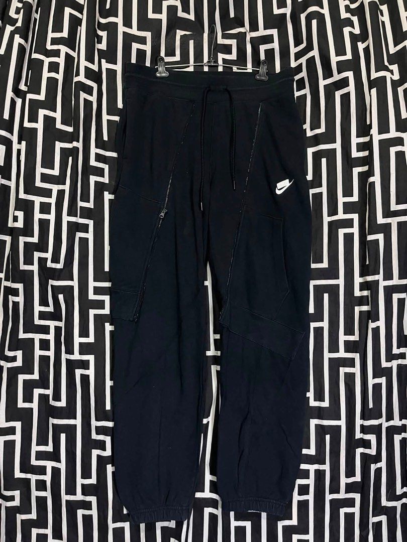NIKE NSW PANTS (Category: Activewear) located in Manila. Submitted by bibiies2.0xghettothrift (Listing ID 1463891818, Image 1). Description: Nike Nsw Details W34-36 L40 Xl ₱450 Loc.Baclaran Paranaque.