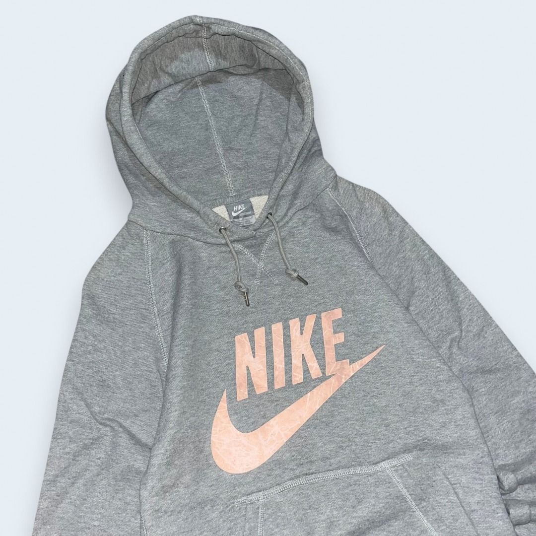 NIKE PULLOVER HOODIE (Category: Coats, Jackets and Outerwear) located in Quezon. Submitted by ejay.thrift.clothes (Listing ID 1463912352, Image 2). Description: MEDIUM 18 X 24.5 NO ISSUE COLOR RATE: 9/10 EXCELLENT CONDITION FRESHLY WASHED READY TO WEAR # 232.