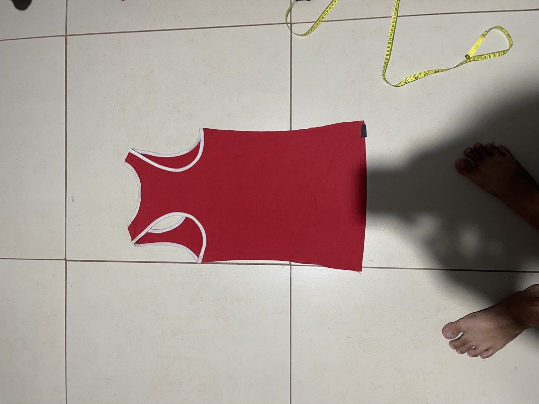 Nike red scoop-neck tank top (Category: Others Tops) located in Manila. Submitted by john_robert00 (Listing ID 1463912435, Image 2). Description: Nike red scoop-neck tank top Issue pm nalang❗️.