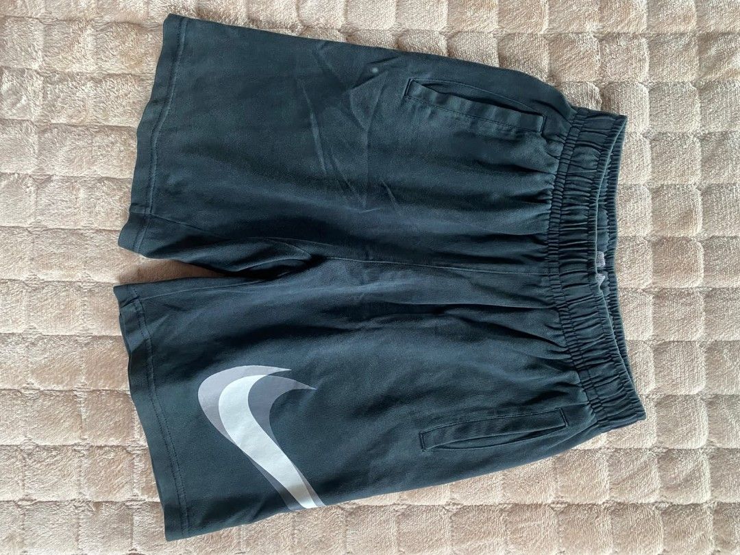 Nike Short (Category: Shorts) located in Santo Tomas. Submitted by liyothrift (Listing ID 1463935813, Image 2). Description: Nike Shory Width 25 Length 17 good to excellent free ship.