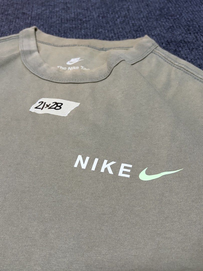 NIKE SIDE LOGO (Category: Tshirts & Polo Shirts ) located in Baguio. Submitted by baguio_streetwear_2600 (Listing ID 1463872262, Image 2). Description: .