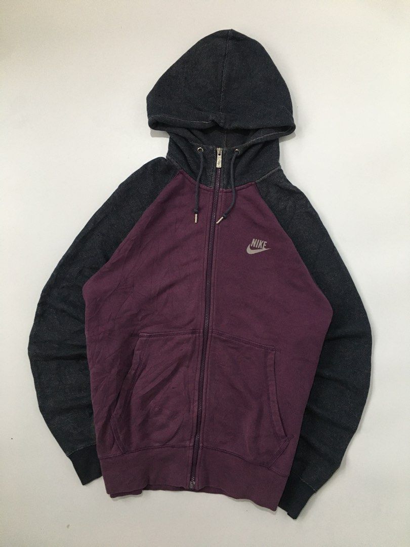 NIKE SPORTSWEAR VIOLET (Category: Coats, Jackets and Outerwear) located in Dasmarinas. Submitted by justhrift.ph (Listing ID 1463909741, Image 1). Description: NIKE SPORTSWEAR VIOLET -CONDITION 9/10 -COLOR RATE 9/10 -DIMES:W23 L28 -NO ISSUE -BESTFIT:LARGE PRICE:300+SF 📍PAYMENT FIRST ❌NO COD / NO COP 🚚J&T EXPRESS DELIVERY 🚩LOC.DASMARIÑAS CAVITE 📍PM/DM📩📩📩.