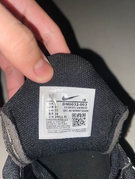 Nike TN AIRMAX SIZE 40 (Category: Casual Shoes) located in Caloocan City. Submitted by warymclovin (Listing ID 1463873968, Image 2). Description: Selling to make a living .