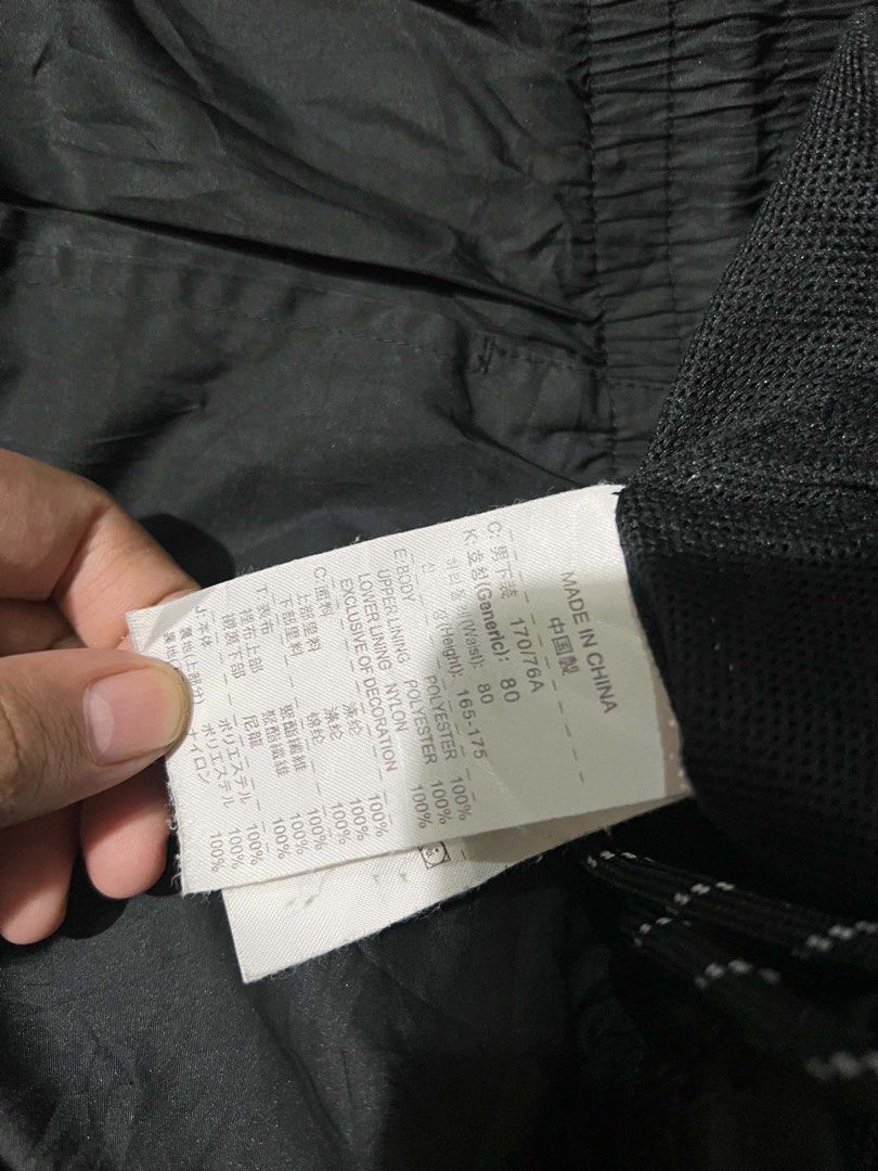 Nike track pants authentic excellent condition (Category: Joggers) located in Dagupan City. Submitted by nathani3l (Listing ID 1463839716, Image 3). Description: Nike track pants W:34-36 L:40 good as new Condition 10/10 ₱850 + sf.