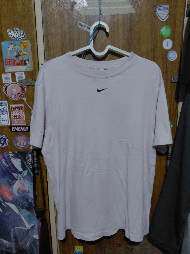 Nike T-Shirt Mid Swoosh (Category: Tshirts & Polo Shirts ) located in Imus. Submitted by frootiloots4103 (Listing ID 1463750714, Image 1). Description: - Mid swoosh Nike T-shirt - Size: Medium (M) - Material: 100% Cotton - Origin: Made in China - Ideal for: Everyday wear - Don't miss out! OPEN FOR NEGO (best if aspack) 📍Imus, Cavite 4103 Can do meetups within Imus Area 🚚 J&T or Lalamove 📨 DMs are OPEN 💸 Cash | GCash | BDO | Maribank kindly fo