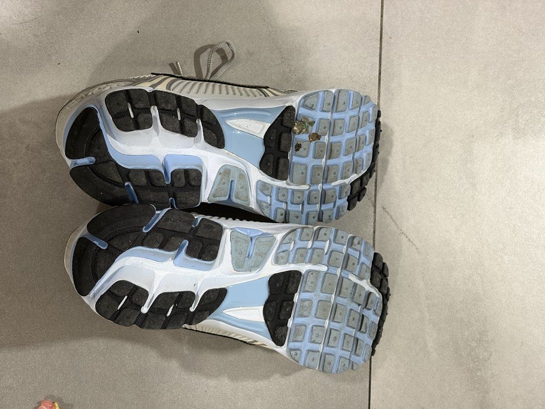 Nike Vomero 5 (US8.5) (Category: Sneakers) located in Quezon City. Submitted by ewyeung (Listing ID 1463844665, Image 2). Description: - Nike Vomero 5 - Colorway: Silver and White with Light Blue accents - Bought from Nike app Nov 2024, original - Versatile: Perfect for running or casual wear - Condition: Good, used only 2 times. Please check photos for detailed condition..