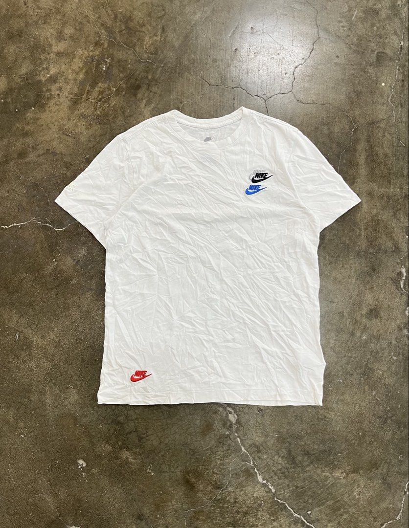 Nike White Multiple Logo Tee (Category: Tshirts & Polo Shirts ) located in Iloilo. Submitted by kabayo123 (Listing ID 1463768317, Image 1). Description: Size Medium on tag Dimes: 20 x 27 Color rate: 9.5/10 Like new No flaws Ako na bahala mag wash if kunin mo🫡 Location: Iloilo City📌 Courier: J&T🚚.