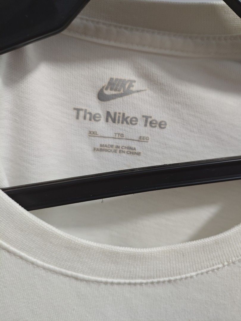 Nike White The Nike Tee Men Tshirt (Category: Tshirts & Polo Shirts ) located in Baguio. Submitted by cool_chic (Listing ID 1463806274, Image 2). Description: Nike White Classic Men Tshirt Color Rate 9.8/10 Like New Flaw Minimal Hole Complete Tags Embroidered Logo Cotton Tela Machine Washed Size XL To 2XL Dimes 23 Width 28 Length Price P249.