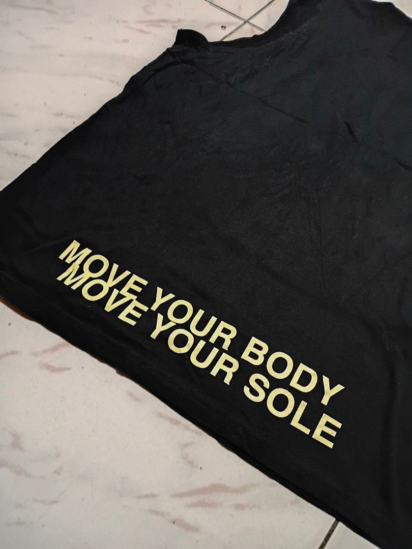 Nike World Tour Black Tank Top (Category: Activewear) located in Cebu City. Submitted by zoshua3 (Listing ID 1463824794, Image 3). Description: NIKE EXCELENT CONDITION NO ISSUE 10/10 COLORATE SIZE: M / W: 19 - L: 24 DM TO PURCHASE 📍ERMITA C.C MEET UP | PICK UP 📩.
