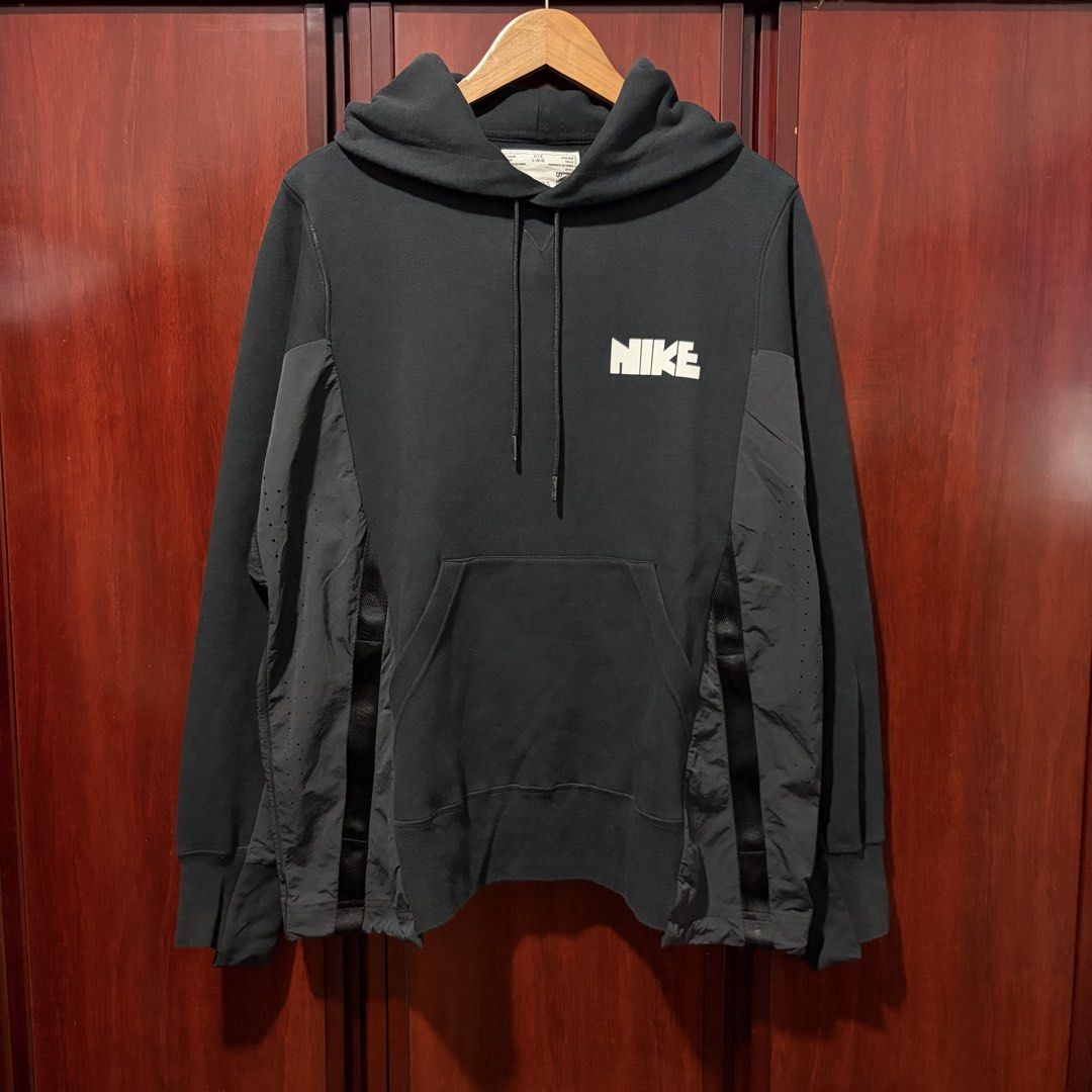 Nike x Sacai Hoodie Jacket (Category: Coats, Jackets and Outerwear) located in Bulacan. Submitted by frugal.search (Listing ID 1463794363, Image 1). Description: Nike x Sacai Hoodie Jacket Size Large on tag Excellent condition No issue 1500 pesos + shipping fee Loc: Malolos, Bulacan MOP: Gcash MOD: Jnt & Lalamove.