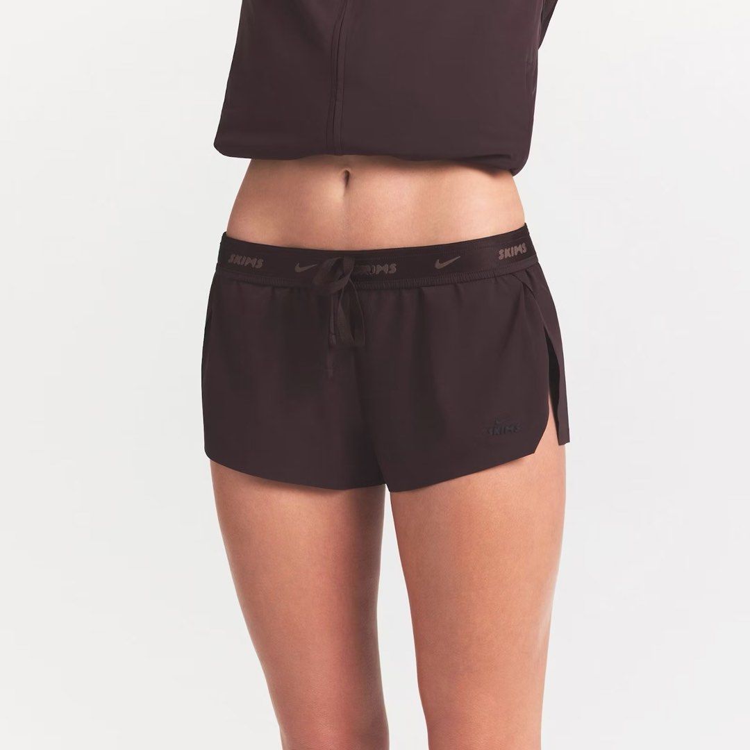 NIKE x SKIMS Runner Short (Category: Shorts) located in Manila. Submitted by shoprosiefinds (Listing ID 1463868104, Image 1). Description: ✨ NIKE x SKIMS Runner Short 🏃🏻‍♀️ PHP 5,300 ❣️ Available Shades: Limited Edition • Dark Roast • Talc • Resin Classic Shade • Obsidian 🇺🇸 Direct from SKIMS USA.