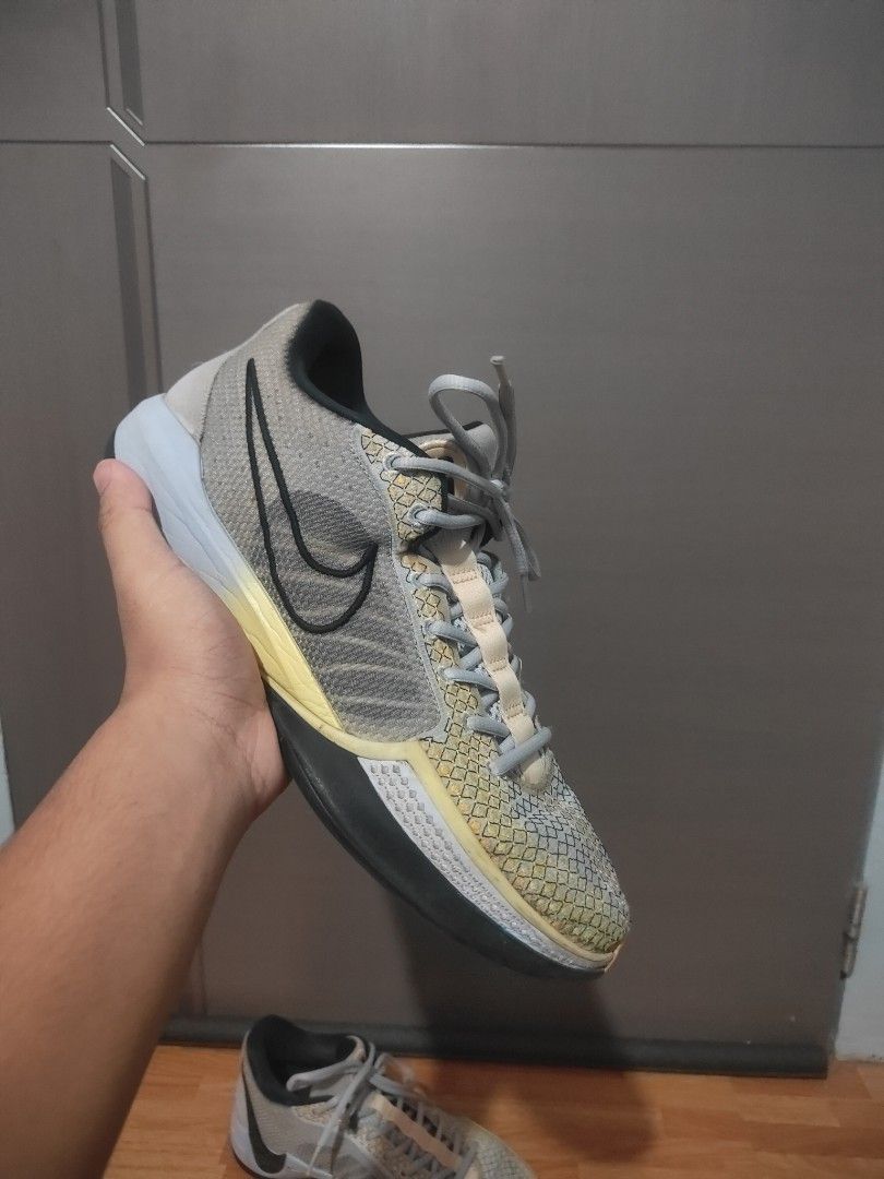 sabrina 1 (Category: Sneakers) located in Manila. Submitted by hanskicks18 (Listing ID 1463900259, Image 3). Description: Size 9.5 mens no issues damaged box only taytay loc.