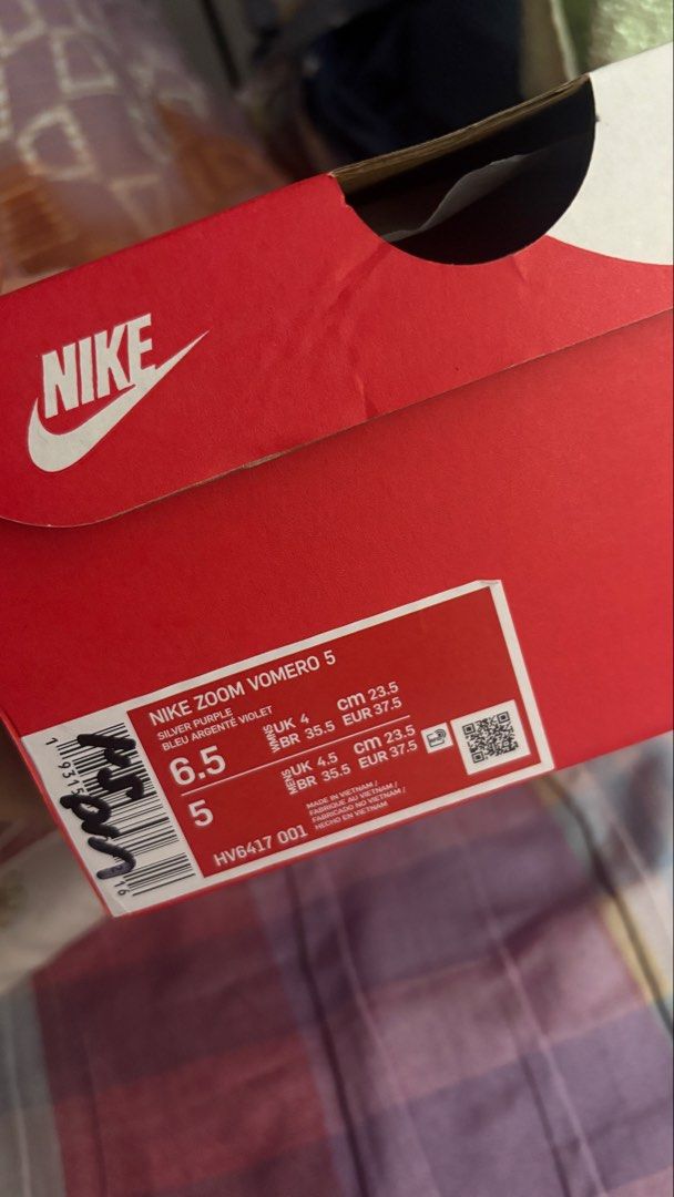 Nike Zoom Vomero 5 (Category: Sneakers) located in Makati City. Submitted by warmmoon_4868ac (Listing ID 1463789238, Image 2). Description: Nike Zoom Vomero 5 Class A Replica Used once Rfs: Wrong Size Size 6.5 .
