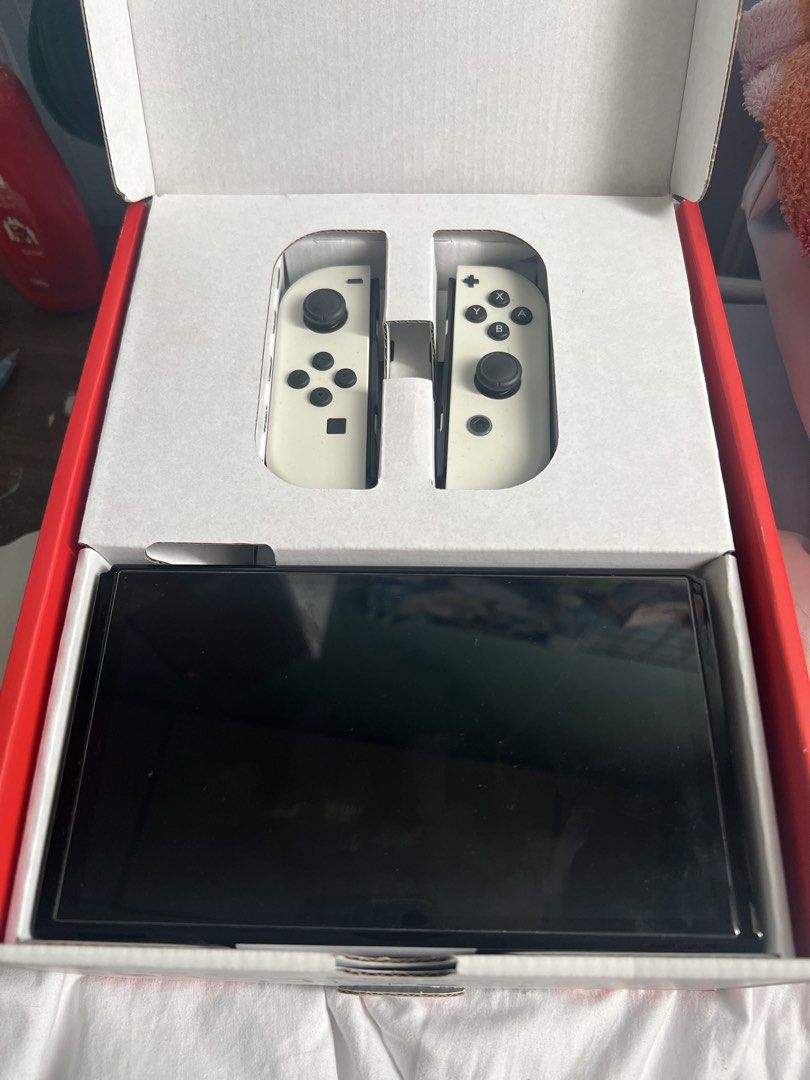 Nintendo switch oled (Category: Nintendo) located in Melaka Tengah. Submitted by jllyfish (Listing ID 1463785021, Image 2). Description: full set. excl pos cod area melaka :) any questions dm! .