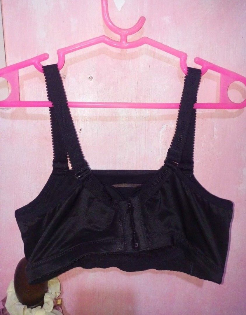 Non Wire Black Bra Size:34B (Category: Undergarments & Loungewear) located in Navotas City. Submitted by vanilla_sandalwood (Listing ID 1463789609, Image 3). Description: -No Brand -Good Condition -Like New -Non Wire Bra with Tube Mesh design -Size:36Tag best fit for 34B -Color: Black.