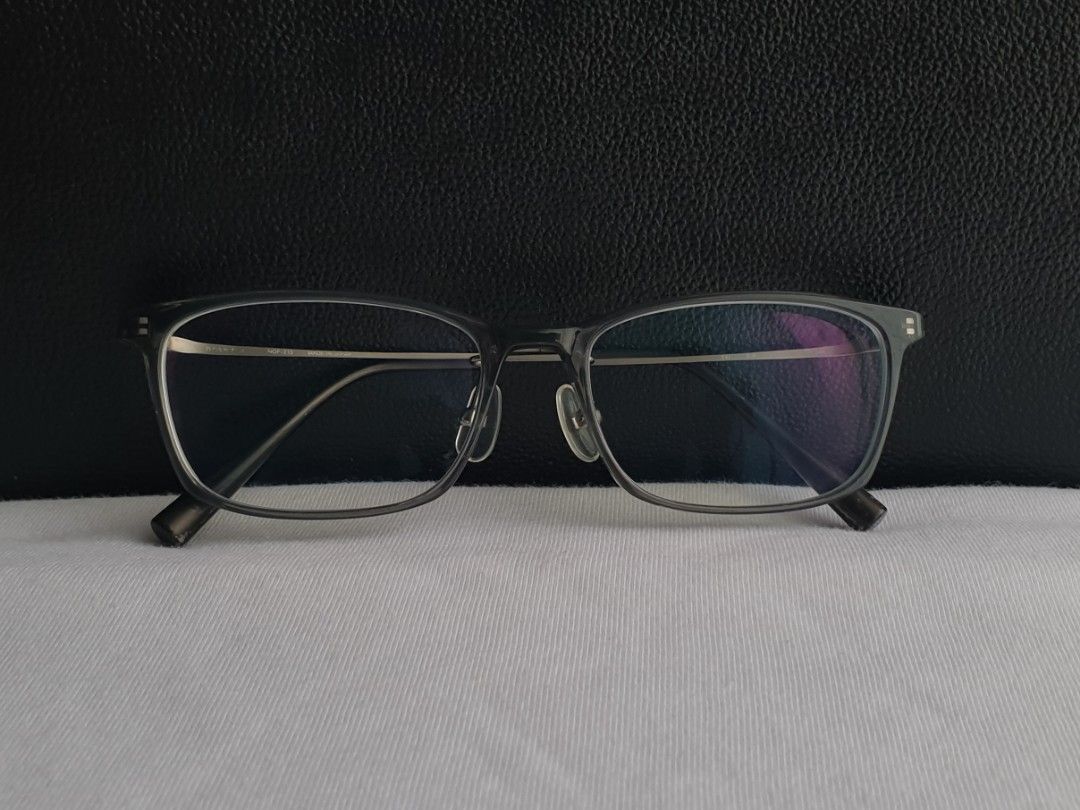 Nosefree Wellington Eyeglass Frame (Category: Sunglasses & Eyewear) located in Quezon City. Submitted by WasalakTwo (Listing ID 1463929566, Image 2). Description: Bought in Japan 24,200¥ orig price Durable and high quality Goodcondition Clean and presentable Lens are graded, but replaceable Open for delivery nationwide Front Width 13.9cm Front Height 3.9cm.