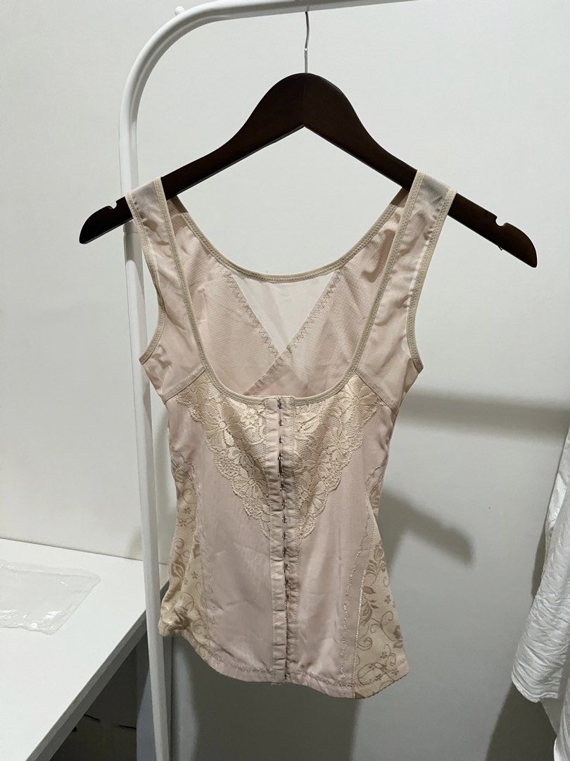 Nude corset (Category: Undergarments & Loungewear) located in Quezon City. Submitted by styleandcomfort (Listing ID 1463813605, Image 1). Description: Says 2XL in the tag but i think best for L-XL (Usually pag china brand you need to size up kasi) Used once lang Message me for inquiries 😊.