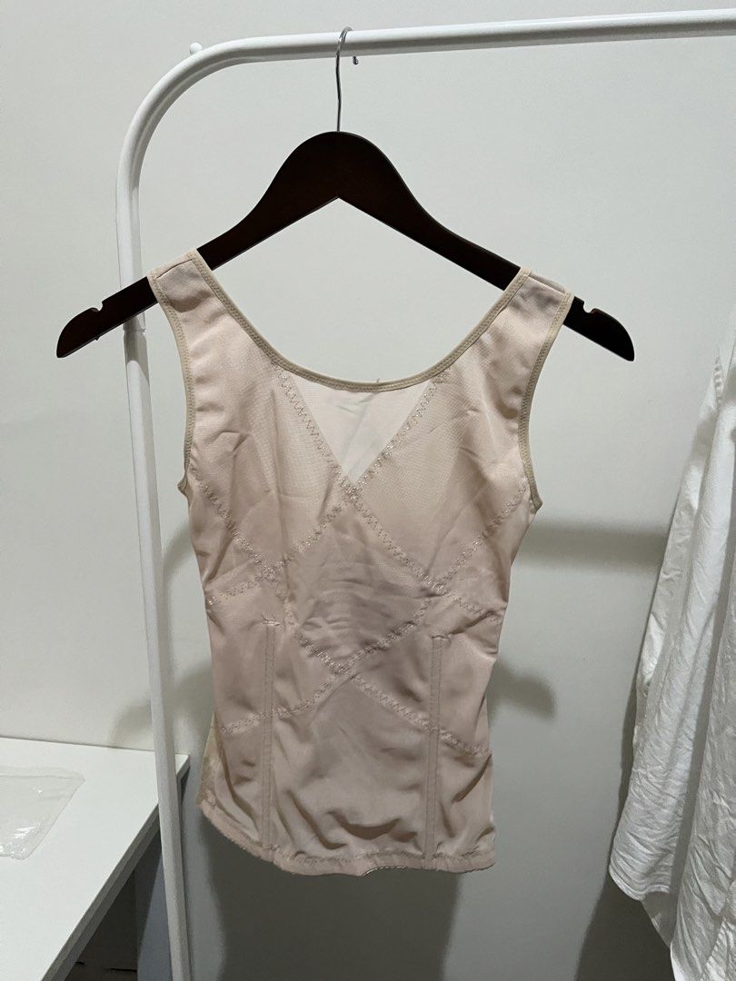 Nude corset (Category: Undergarments & Loungewear) located in Quezon City. Submitted by styleandcomfort (Listing ID 1463813605, Image 2). Description: Says 2XL in the tag but i think best for L-XL (Usually pag china brand you need to size up kasi) Used once lang Message me for inquiries 😊.