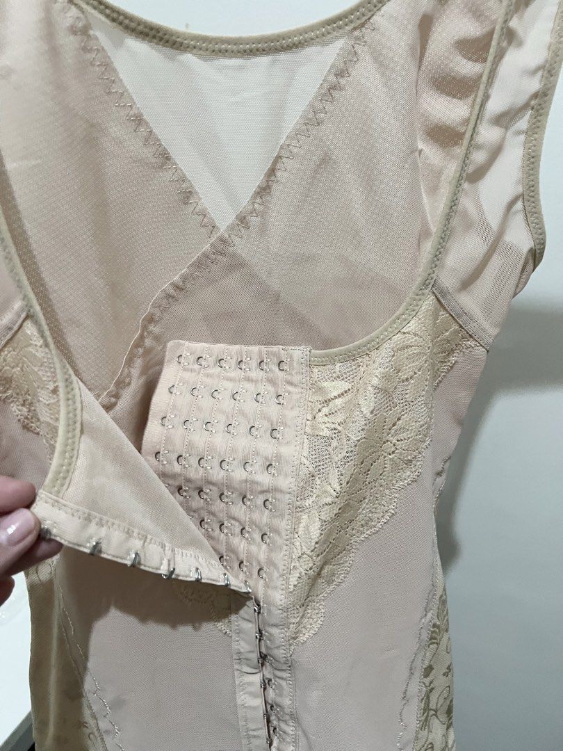 Nude corset (Category: Undergarments & Loungewear) located in Quezon City. Submitted by styleandcomfort (Listing ID 1463813605, Image 3). Description: Says 2XL in the tag but i think best for L-XL (Usually pag china brand you need to size up kasi) Used once lang Message me for inquiries 😊.