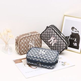 (Category: ) located in . Submitted by shopauthentic_jk (Listing ID 1463742946, Image 1). Description: .