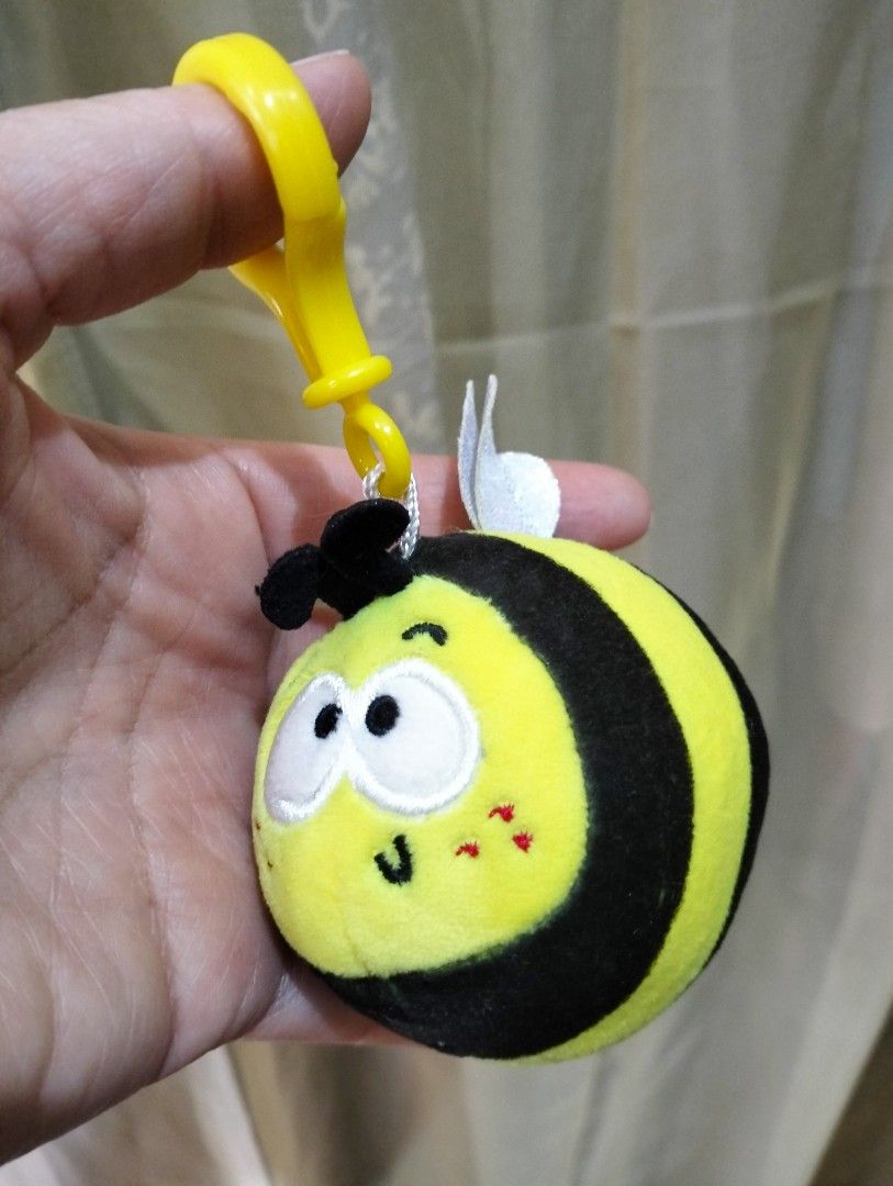 Ocean Park HK Bee Charm Stuffed toy (Category: Plushies & Soft Toys) located in Baguio. Submitted by toys_of_yesteryear (Listing ID 1463786603, Image 2). Description: LOCATION: Baguio City PRICE: posted + sf DESCRIPTION: 👉 Ocean Park HK bee charm stuffed toy CONDITION: 👉 Used 👉 Item description is subjective so buyers are encouraged to rely on their judgement based on the pictures posted before buying. Actual photos posted. 👉 SOLD AS IS, what