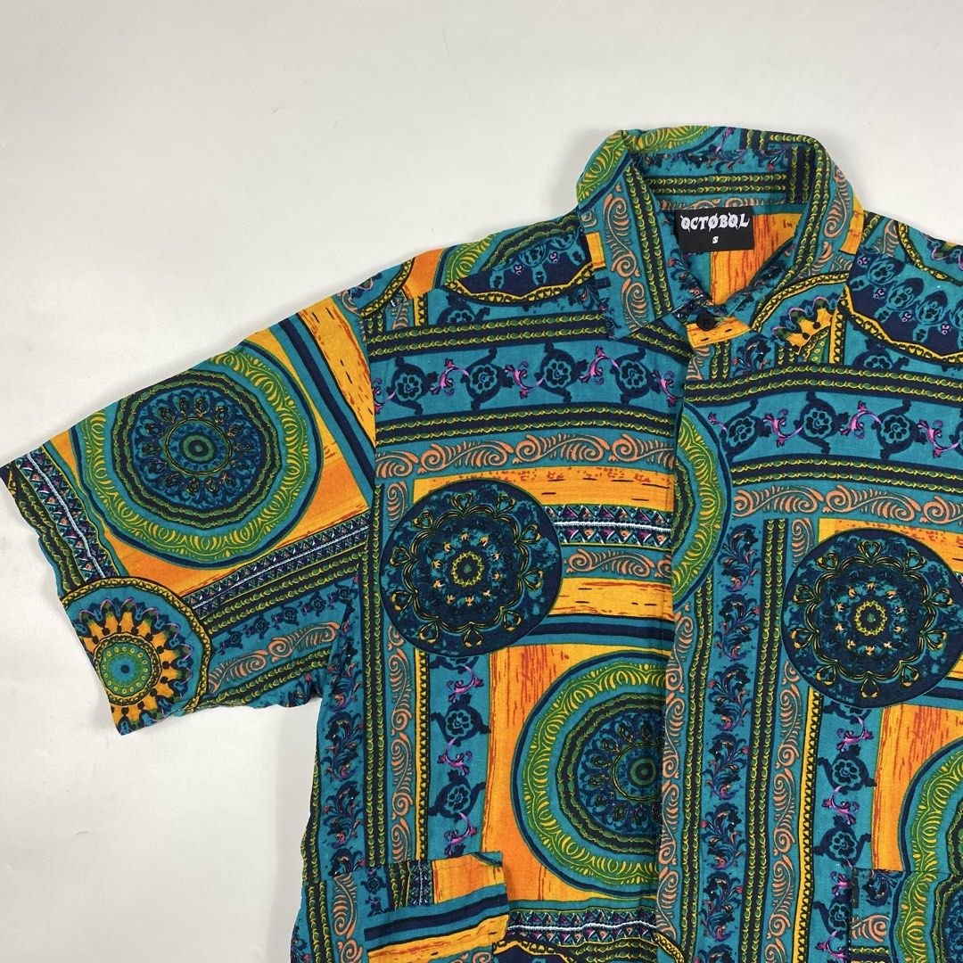 OctoGambol - Baroque Polo (Category: Tshirts & Polo Shirts ) located in Iloilo. Submitted by s3condh4nd. (Listing ID 1463925983, Image 3). Description: Tagged Size : Small Condition : 10/10 Dimensions Width - 22 Length - 27.5 Shoulder - 18 Sleeve - 10 Condition : This item is used , Please don’t expect if it is like brand new. Measured : Laid Flat by Inches Payment : GO TYME / BPI.