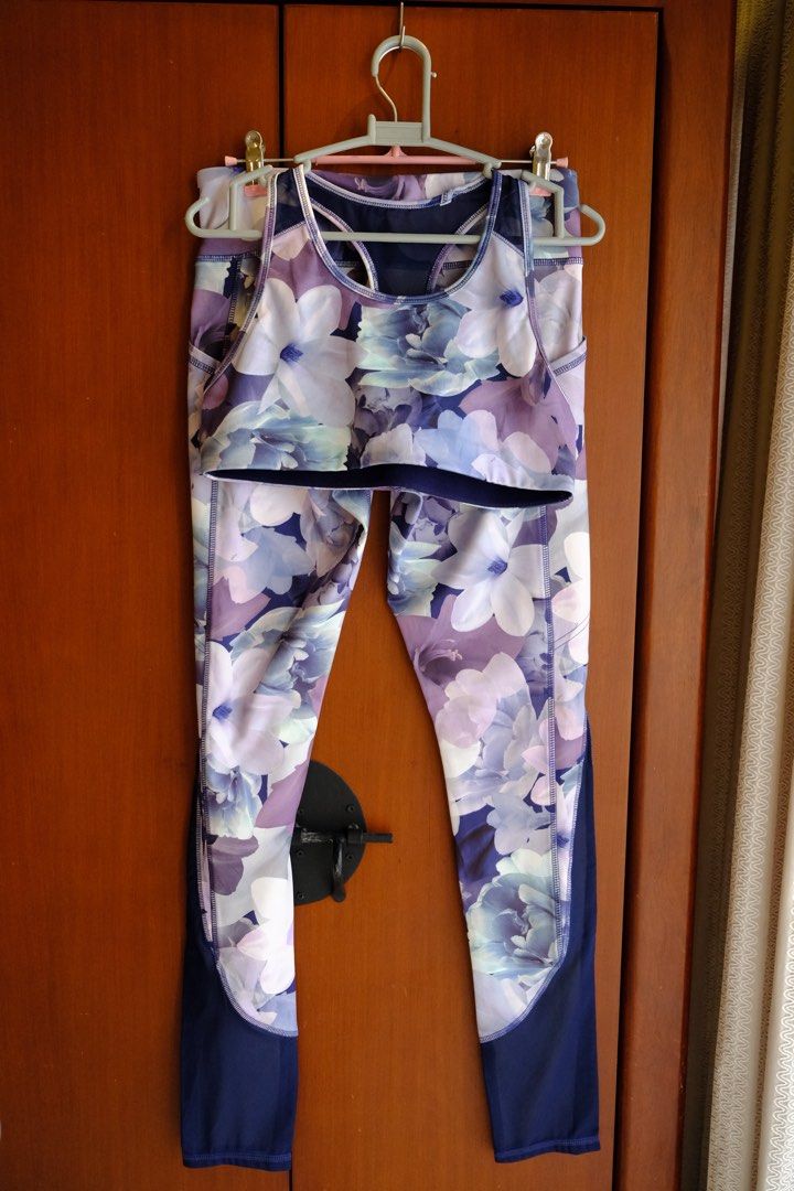 Old Navy Active Teens Sportswear set Size 16 (Category: Babies & Kids Fashion) located in Pasig City. Submitted by cathydl_p (Listing ID 1463778864, Image 1). Description: - Matching Old Navy Active set - Vibrant floral print (purple & blue tones) - Sports bra with racerback design (no padding) - Leggings with convenient side pockets, and mesh panel details - Made with GO-DRY material for moisture-wicking - Ideal for pickleball, workouts, yoga, o