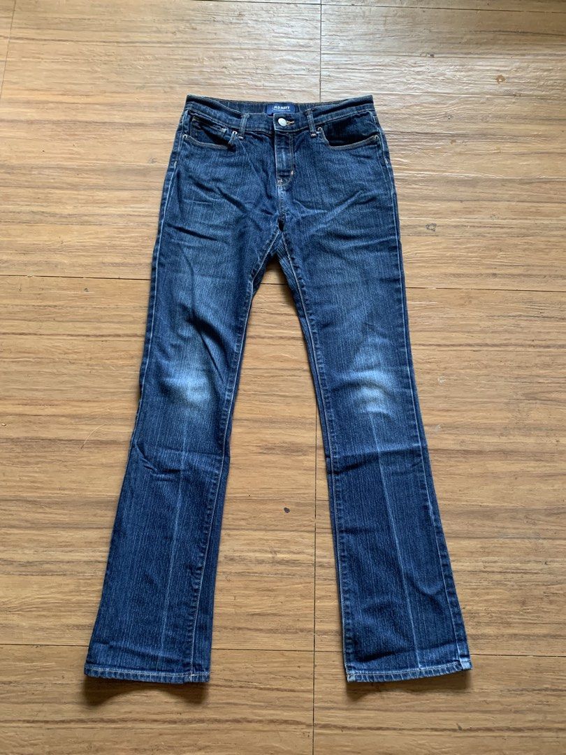 Old Navy bootcut /semi evase (Category: Jeans) located in Manila. Submitted by nikwieue (Listing ID 1463789848, Image 1). Description: 14 inch waist (flat lay) 40 inch length size small.