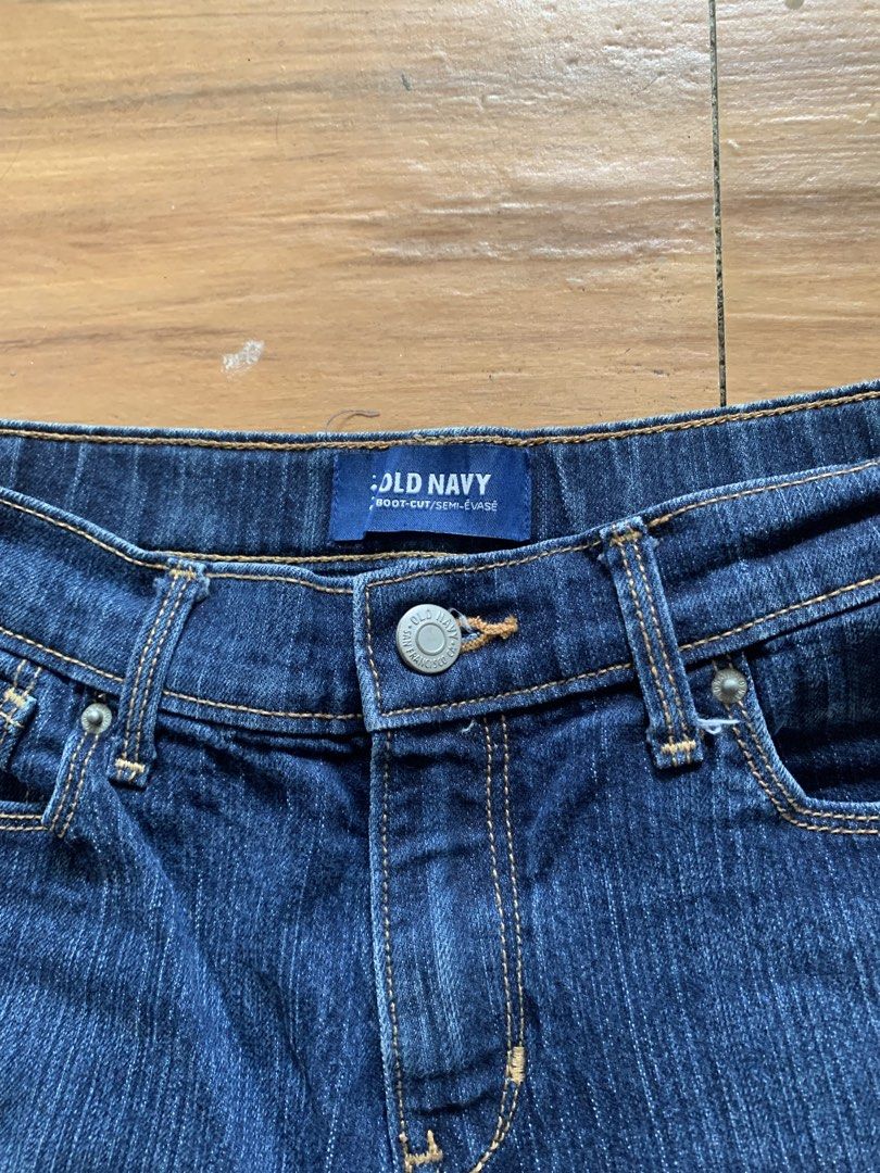 Old Navy bootcut /semi evase (Category: Jeans) located in Manila. Submitted by nikwieue (Listing ID 1463789848, Image 3). Description: 14 inch waist (flat lay) 40 inch length size small.