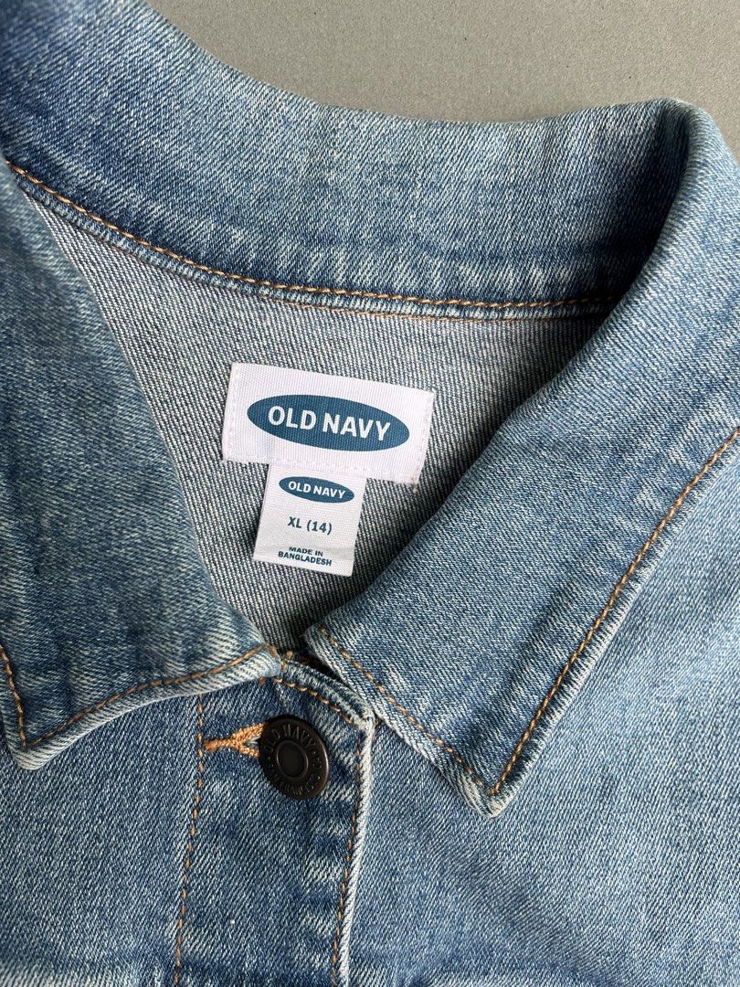 OLD NAVY DENIM JACKET (Category: Coats, Jackets and Outerwear) located in Quezon City. Submitted by kentstuff (Listing ID 1463837563, Image 3). Description: Size YOUTH XL On Tag Shoulder-Hem : 19.5” Pit-Pit : 16.5” Condition: Excellent CR: 9.8/10 Flaws: ❌ Needwash DISCLAIMER: This is a thrifted item. All brands, logos, and trademarks belong to their rightful owners. We’re here to rehome great pieces — no brand affiliation intended..