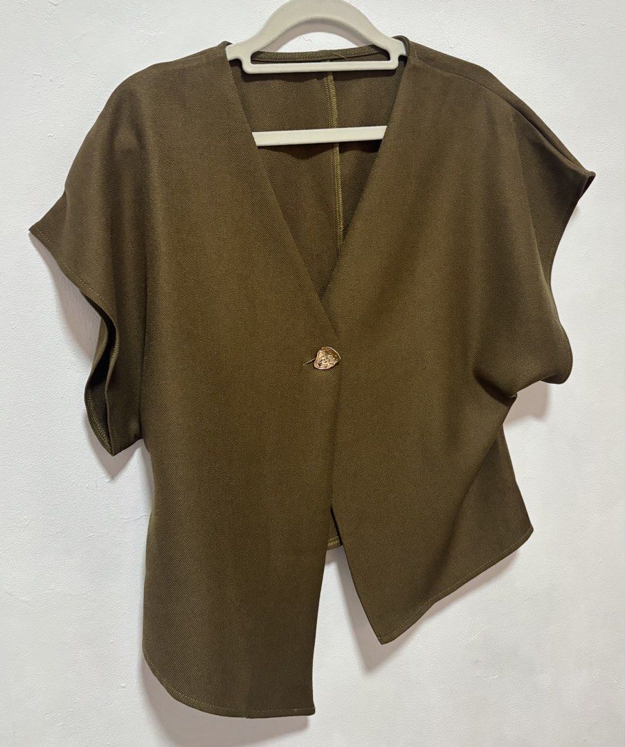 Olive Green Gold Button Accent Blouse (Category: Blouses) located in Davao. Submitted by outoftheclosetdvo (Listing ID 1463791710, Image 2). Description: Fits medium to large.
